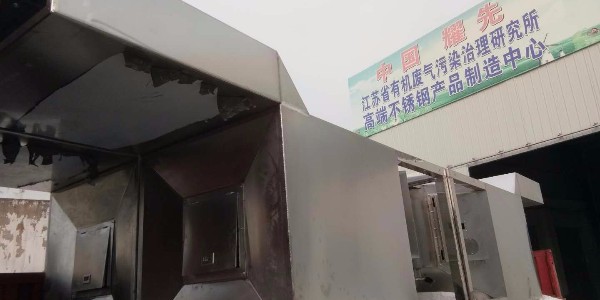 無錫布袋除塵器為什么會(huì)結(jié)露？這五點(diǎn)你該知道！